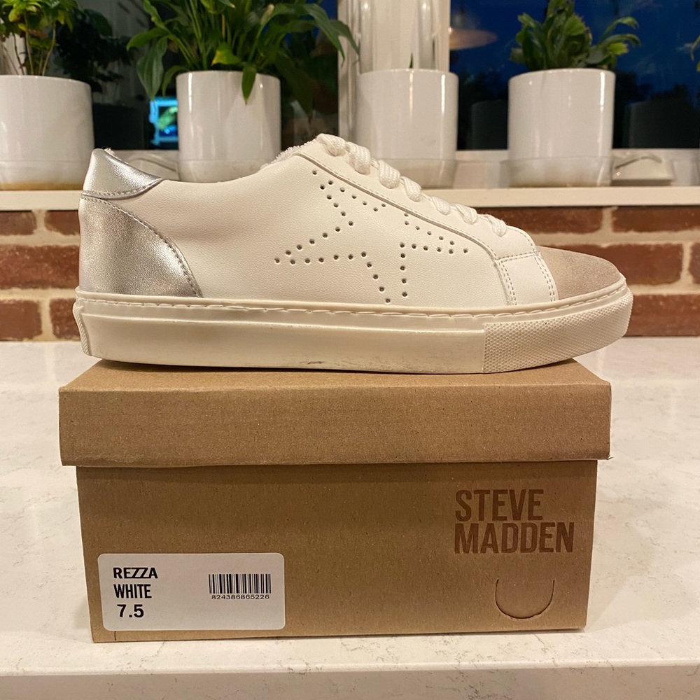 Steve Madden White and Silver Low-Top Sneakers